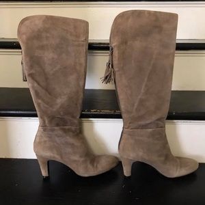 BANDOLINO CUTE SUEDE BOOTS